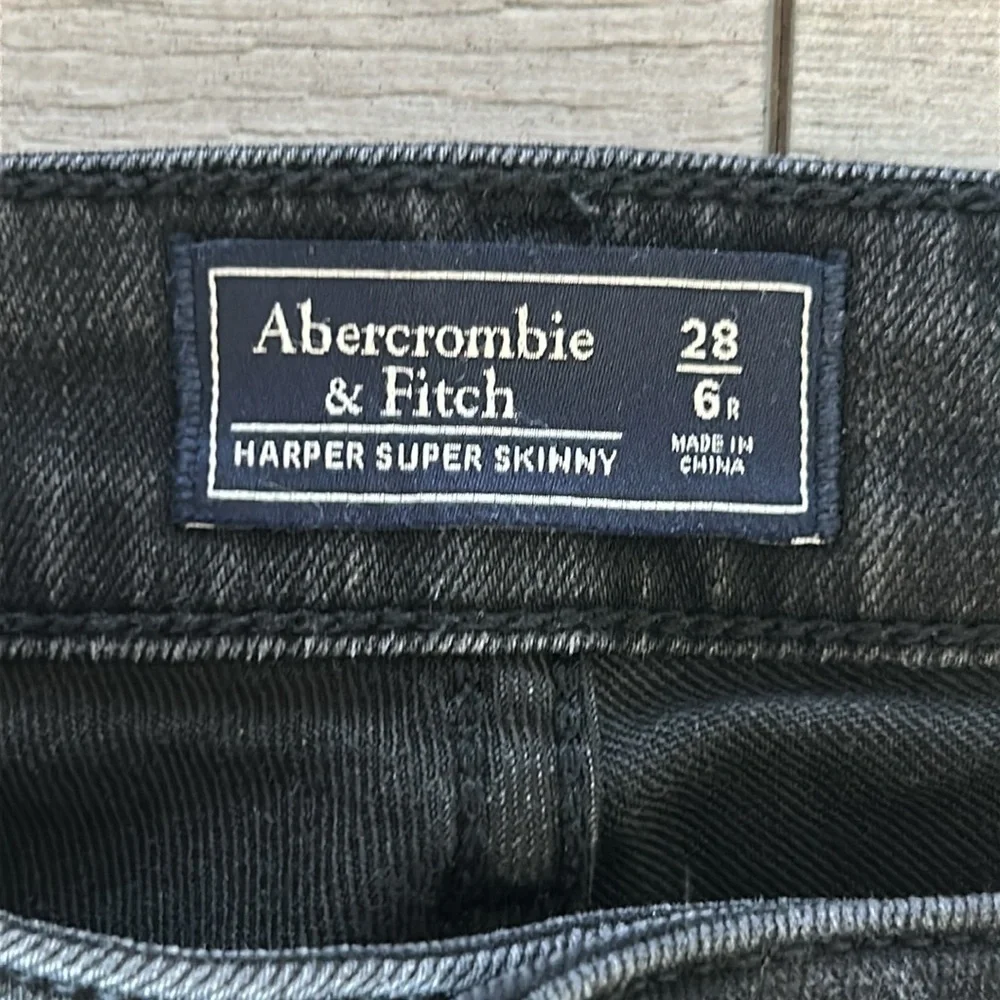 Abercrombie Harper super skinny jeans in black size 28